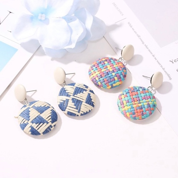 Woven Button Earrings - Picture 5 of 10